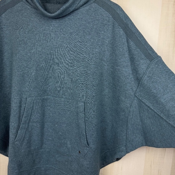 PraNa Women’s Cozy Up Poncho High Neck Batwing Sweatshirt Grey Blue Heather Sz S - Picture 4 of 9